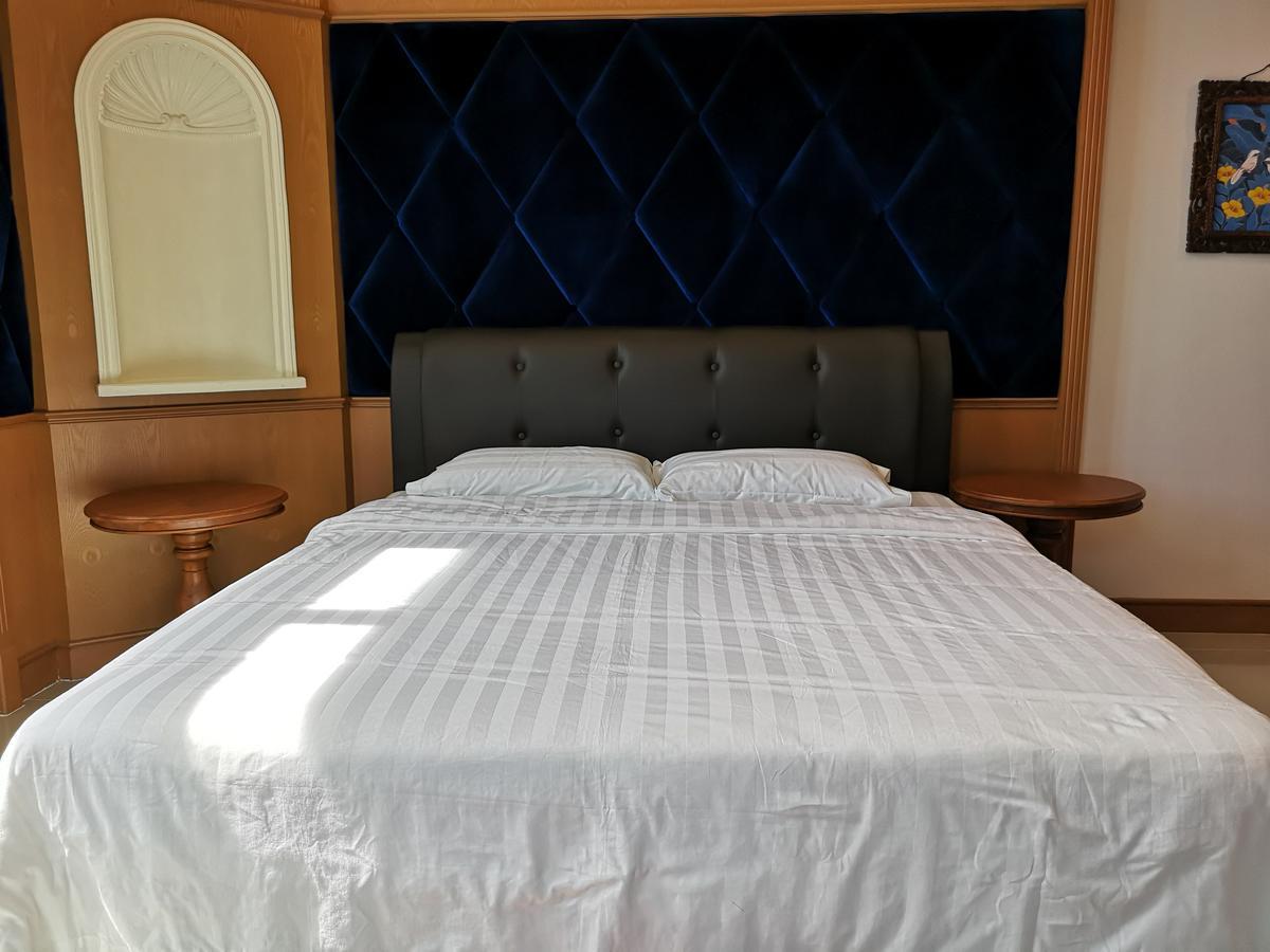 Marina Court Luxury Penthouse Aparthotel Kota Kinabalu Exterior photo
