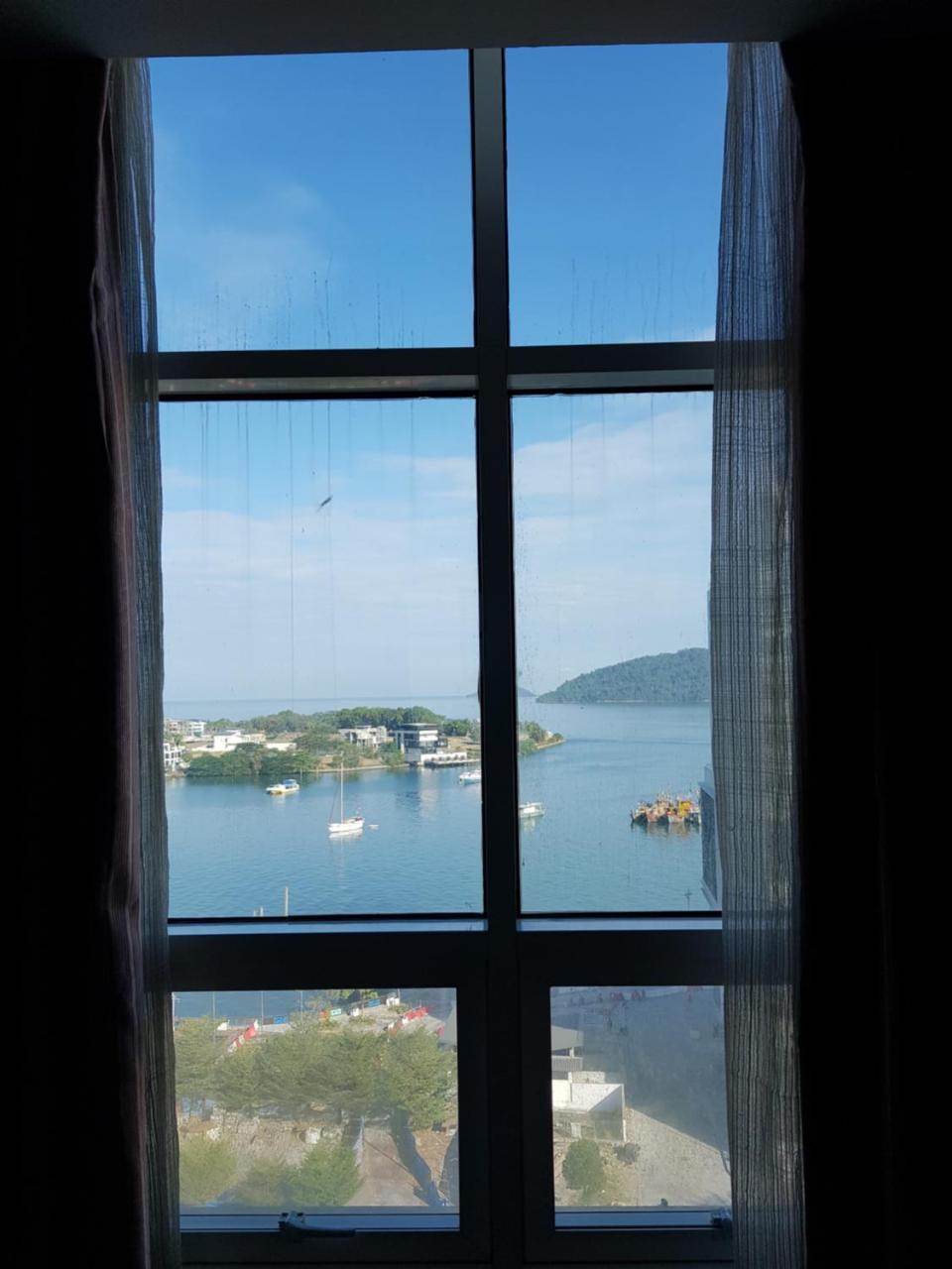 Marina Court Luxury Penthouse Aparthotel Kota Kinabalu Exterior photo